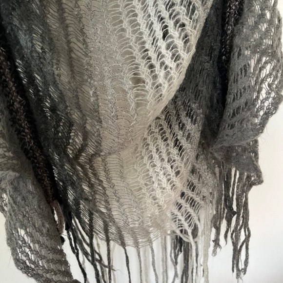 Missoni gray and white wool blend scarf - Picture 6 of 10